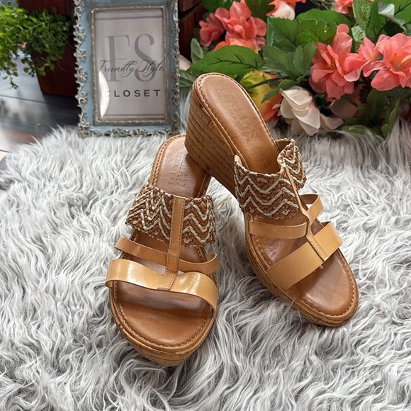 ITALIAN SHOEMAKERS Slip-On Wedge Sandals Tan Made in Italy Size 8.5 - Picture 7 of 7